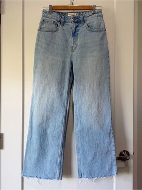 Abercrombie Curve Love High Rise 90s Relaxed Jean in light with raw hem size 26